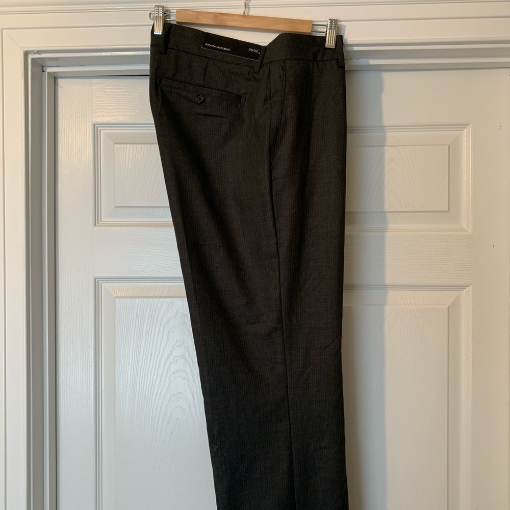 Banana Republic gray stripe light weight wool pant